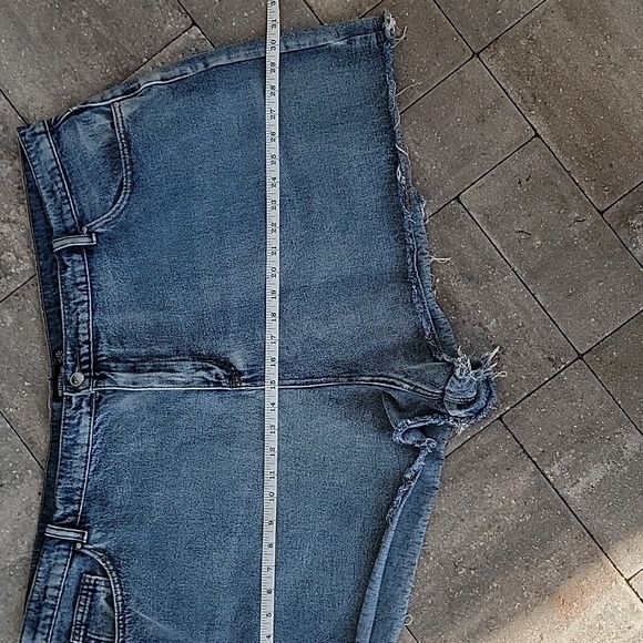 PrettyLittleThing Denim Blue Women's Shorts Frayed Hem Sz 26 - Picture 4 of 5